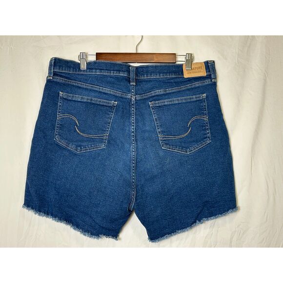 Signature by Levi's Women's Heritage High Rise Denim Cut Off Shorts, Size 20 - Picture 3 of 4